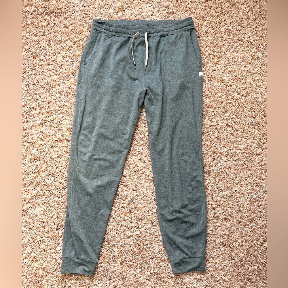 Vuori Women’s Performance Jogger (L - Long)